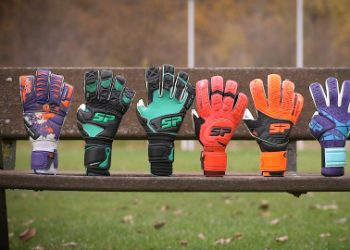 What Are The Features Of A Goalkeeper Glove